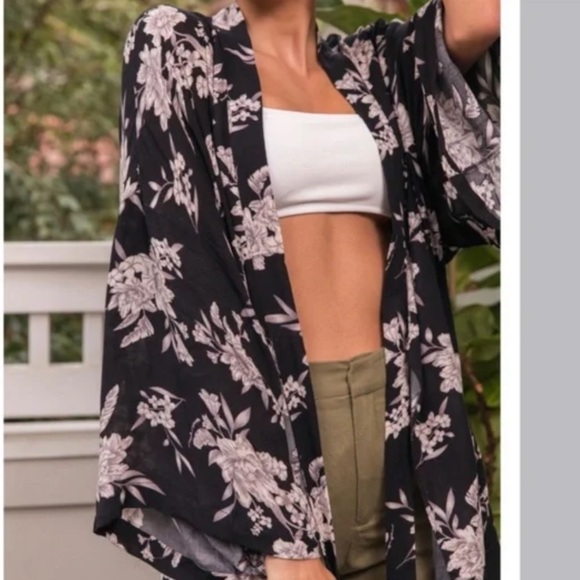 SPIRITUAL GANGSTER Maya Kimono One Size - Picture 2 of 9